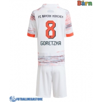 Fotballdrakt Barn Bayern Munich Leon Goretzka #8 Bortedraktsett 2025-26 Kortermet (+ Korte bukser)